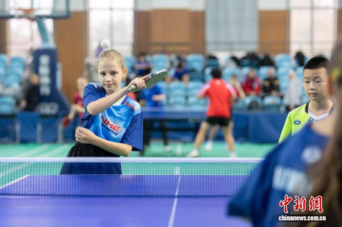 中俄青少年乒乓球友谊赛黑河启幕 百余名选手跨