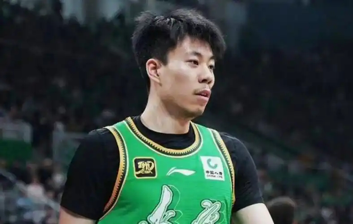 张镇麟为妻转会上海男篮 家庭幸福成新身份