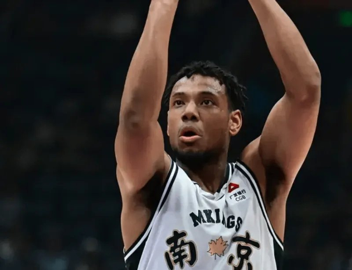 北京90-88力克南京，同曦末节战术失误葬送胜局