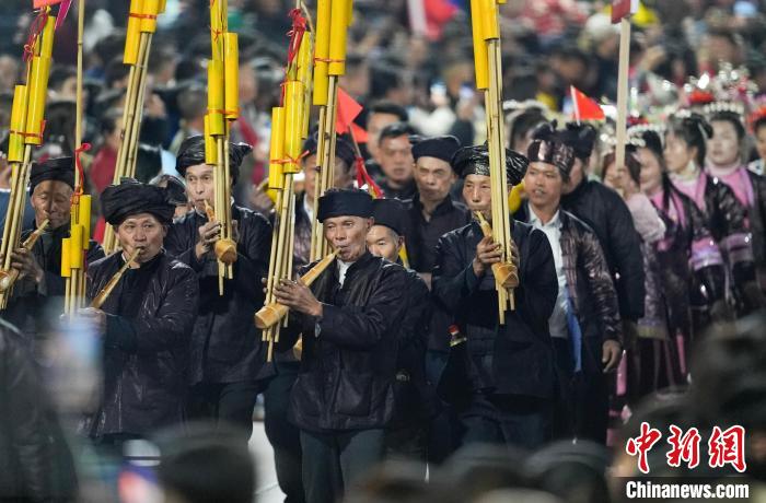 贵州村超2025新赛季正式启动：108支球队齐聚榕江