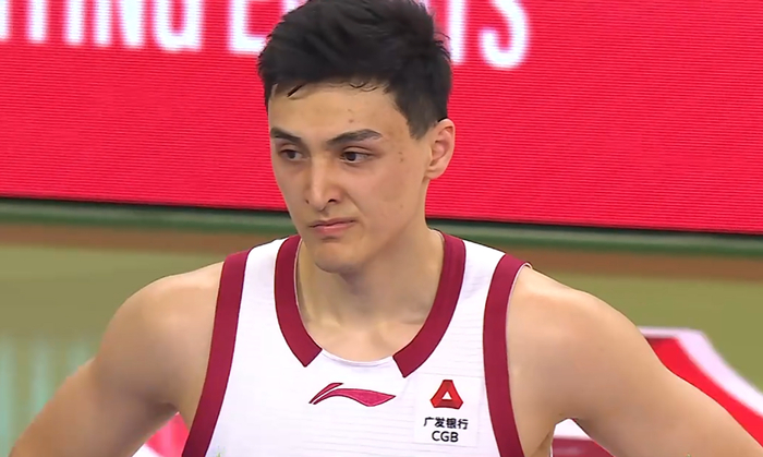 山西队惨败深圳队 原帅于米提低迷成输球主因